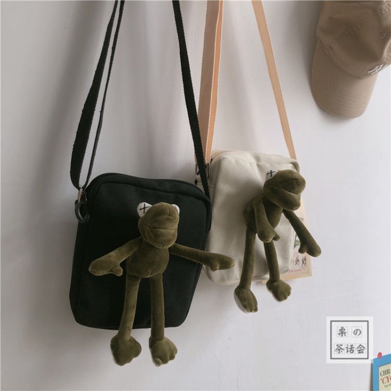 韩国ins丑萌公仔长腿青蛙斜挎包 日系原宿港风搞怪玩偶少女单肩包|ruв категории Сумки, Г - жа сумки - от Buy2taobao.com для оказания профессиональной услуги покупки агента Taobao