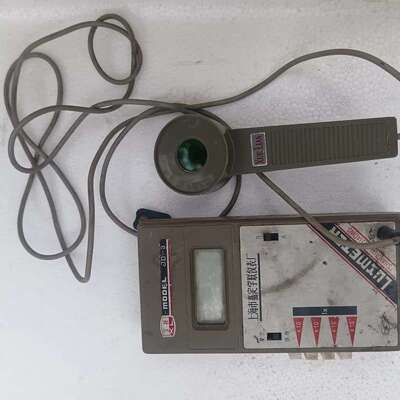 议价学联JD-3型照度计，型号JD-3 LUXMETER，如图配