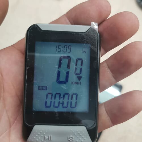 议价iGP130 码表，成色如图，充了一个还能充上电，便宜处理！
