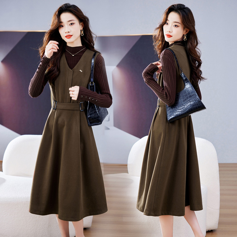 2022新款冬装百搭线衣搭气质优雅时尚潮流呢料背心两件套裙