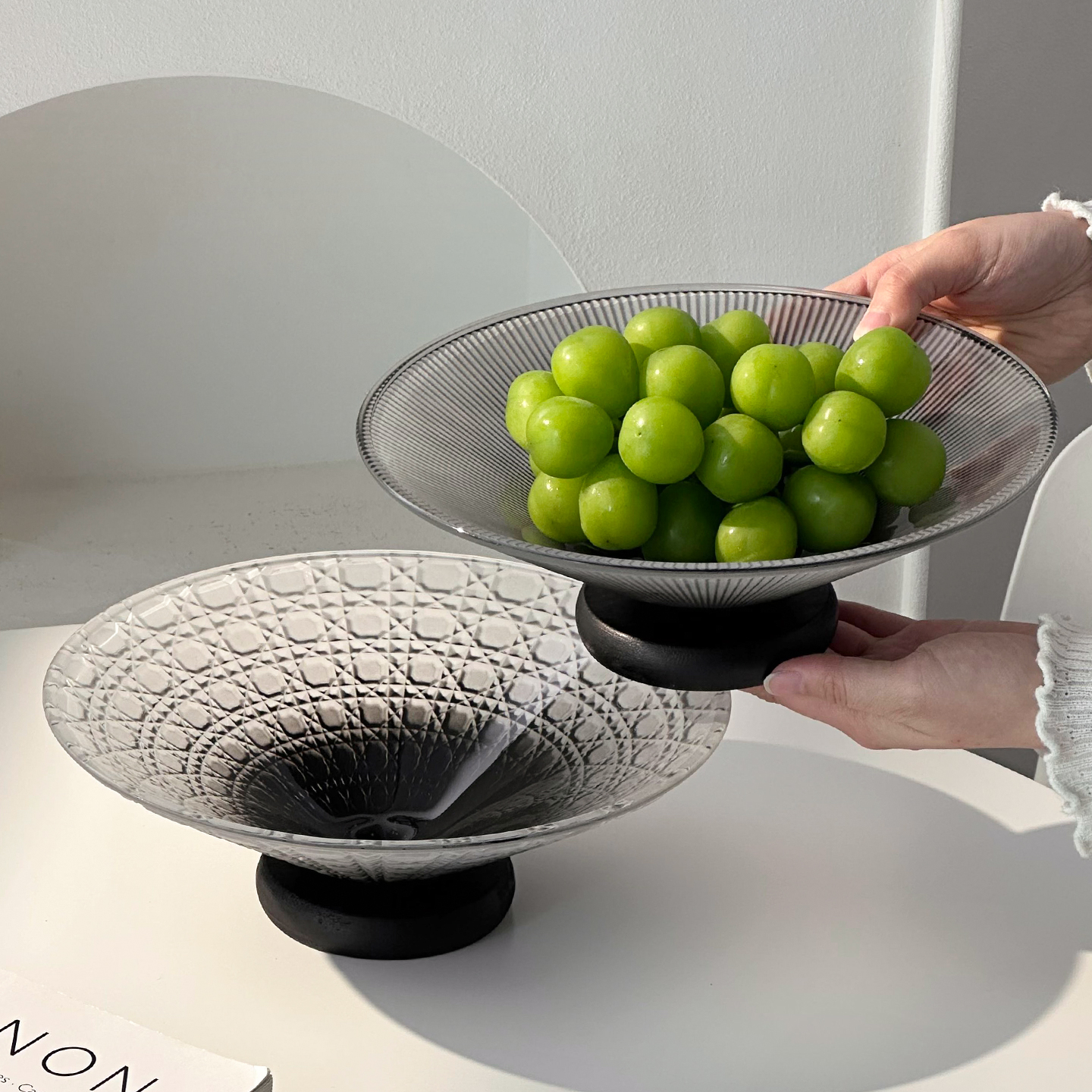 磨砂黑色玻璃果盘轻奢高档