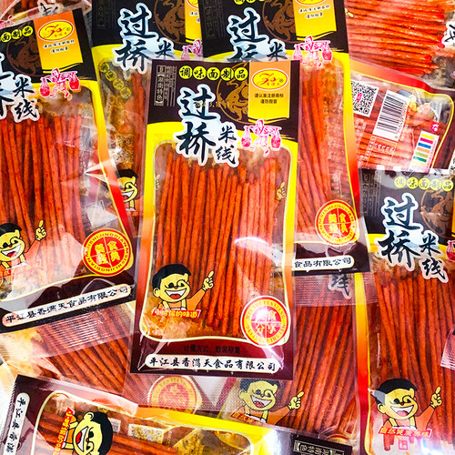 儿时怀旧过桥米线辣条