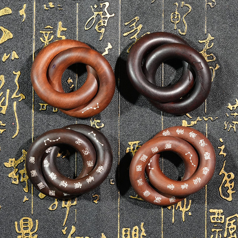 天然雷击枣木纯银镶嵌十字天经阴阳环手把件乾坤吊坠纯手工雕刻