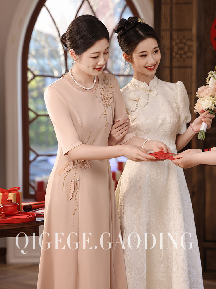 핑크 해피 시어머니 결혼식 연회 드레스 2024 새로운 고급 젊은 어머니 결혼식 이브닝 드레스 드레스 고귀하고 세련된 여름