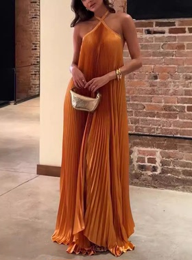 简洁气质褶皱长款挂脖连衣裙 Elegant Pleated Halterneck Dress