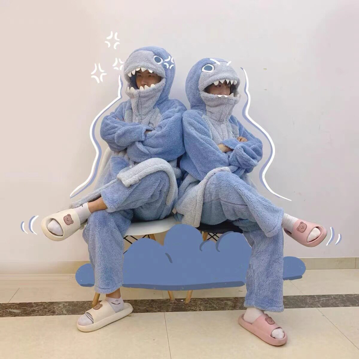 可爱卡通珊瑚绒睡衣女新款冬季加厚鲨鱼连帽情侣家居服套装