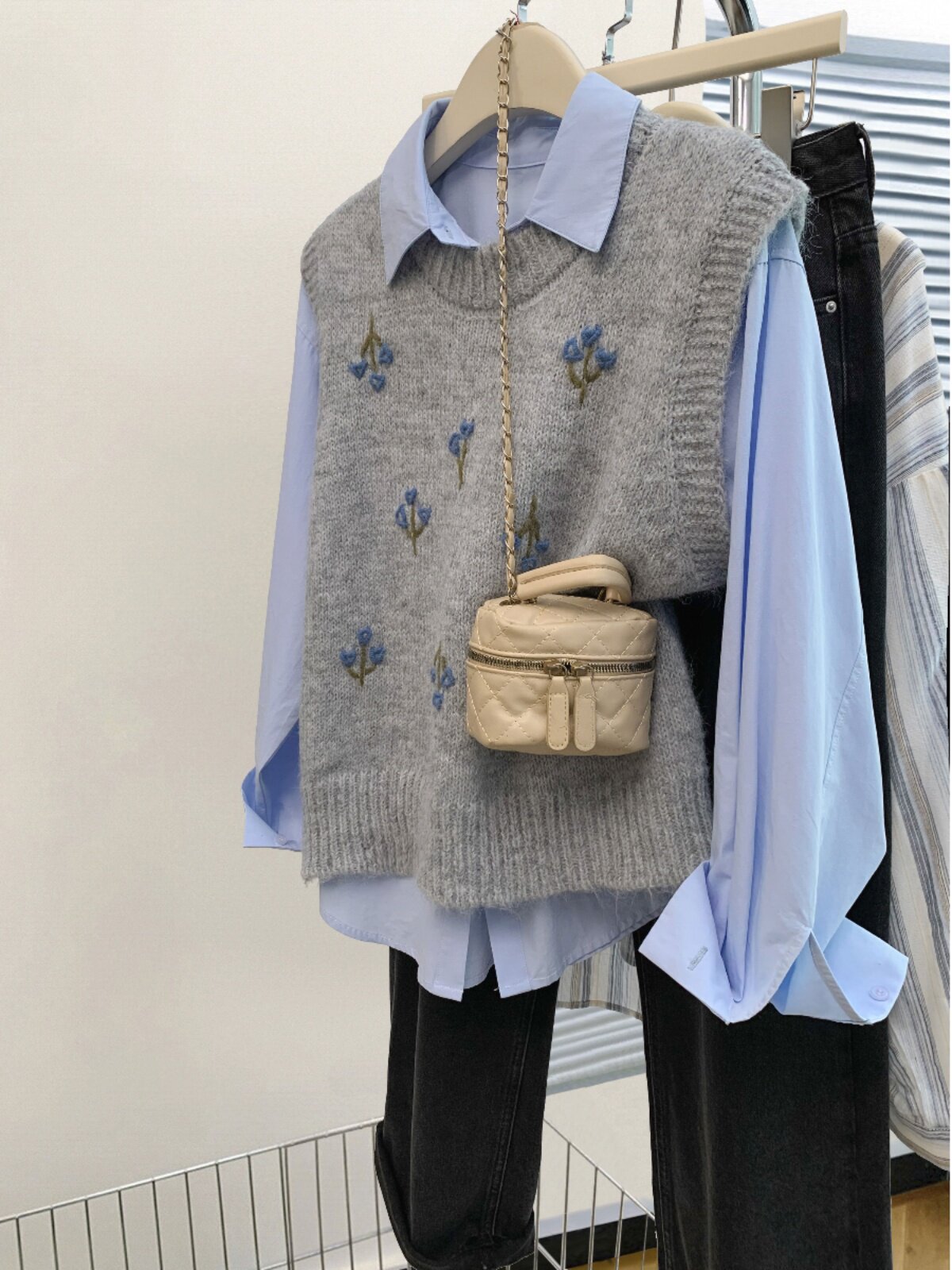 灰色坎肩针织叠穿马甲背心女2025秋冬韩系毛衣无袖衬衫两件套上衣