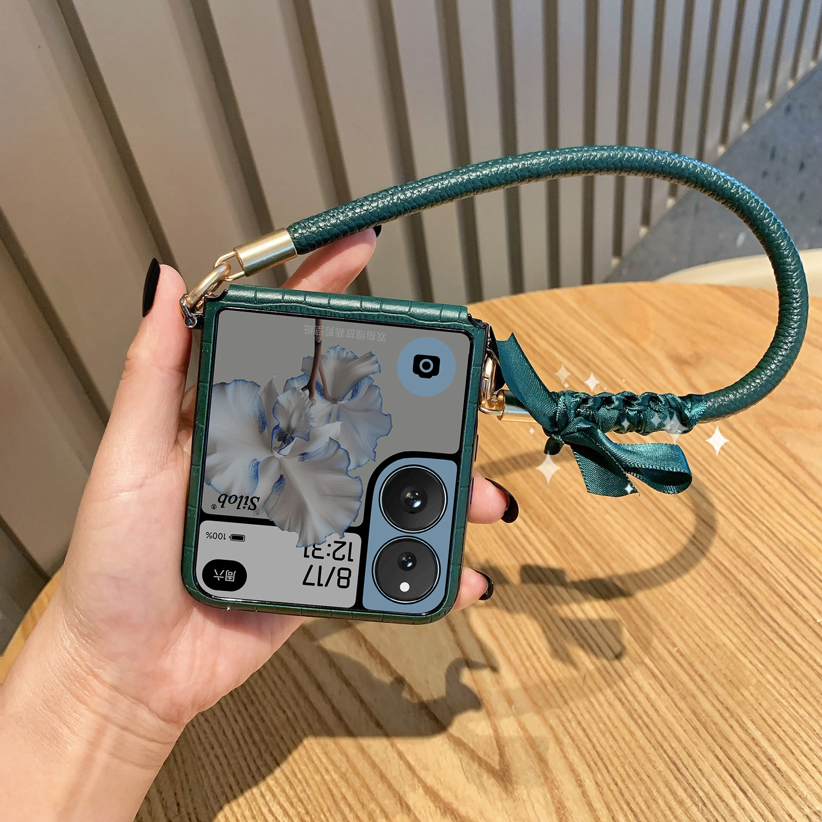 适用小米小折叠屏背带挂绳手机壳