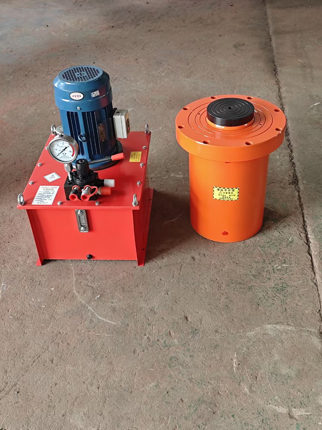 100吨电动液压千斤顶一拖二