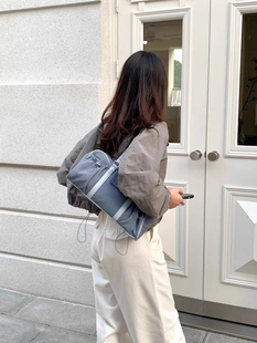 奈斯 日系学院风尼龙布手提包包时尚 大容量保龄球包单肩托特包