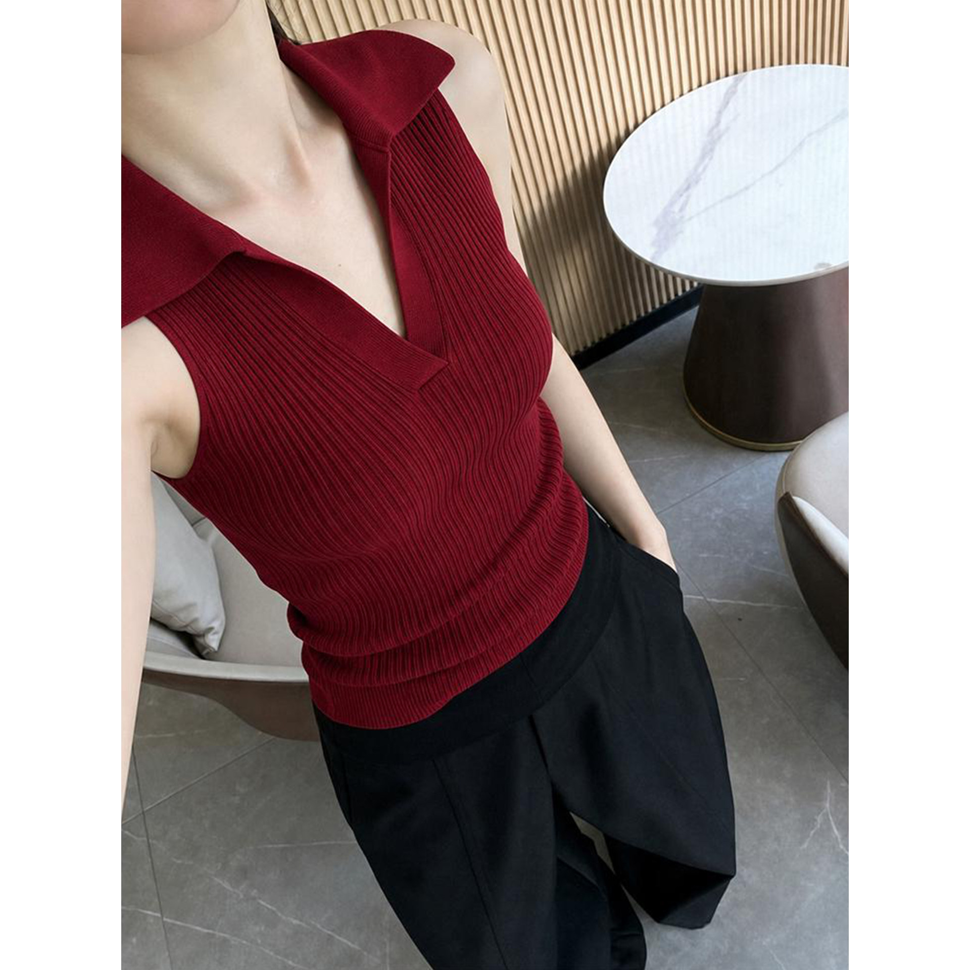 法式复古红色港风polo衫针织背心女夏季高级感绝美V领露肩上衣薄