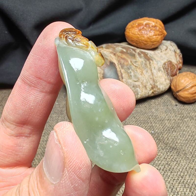 新疆和田玉籽料巧雕莲花豆角连中三元吊坠挂件男女款式