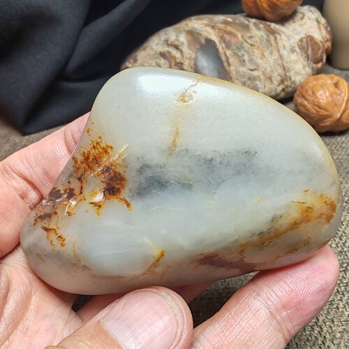 新疆和田玉籽料青花枣红皮籽原石
