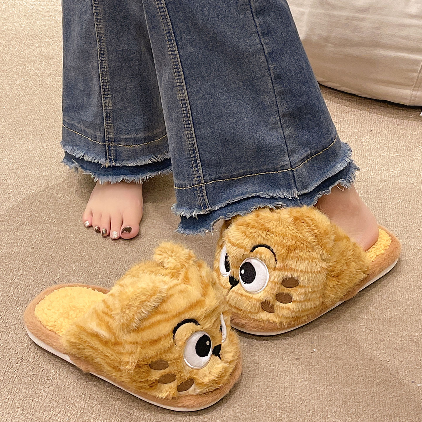 可爱呆萌虎软底保暖棉拖鞋