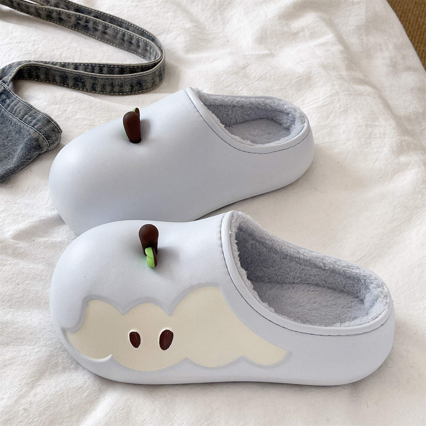 可爱苹果防水保暖包头棉拖鞋