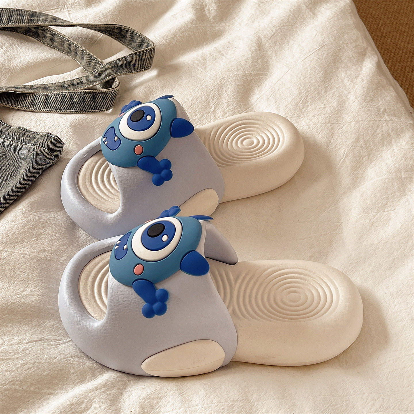 厚底拖鞋女夏季外穿可爱小怪兽室内家用学生休闲踩屎感防滑凉拖鞋