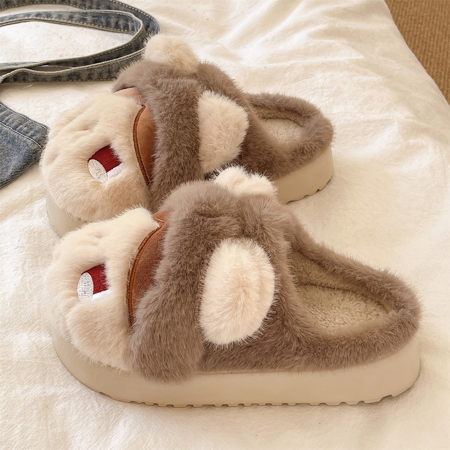 可爱卡通厚底保暖毛毛拖鞋