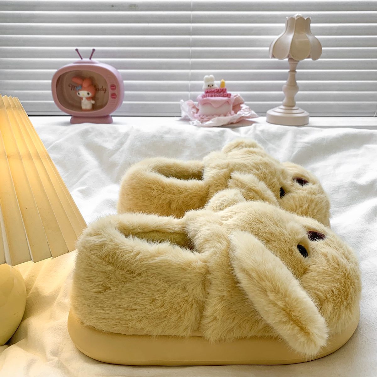 厚底加绒保暖防滑可爱卡通毛毛鞋