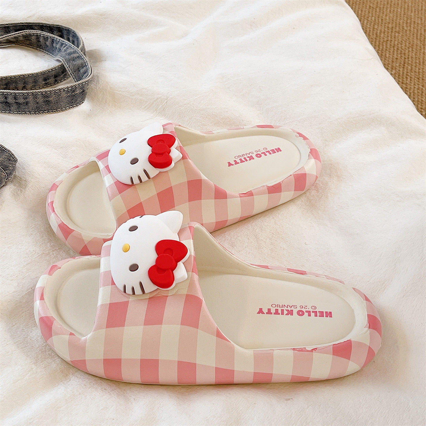 可爱kt猫格子凉拖鞋女夏季少女心居家室内防滑学生休闲厚底一字拖