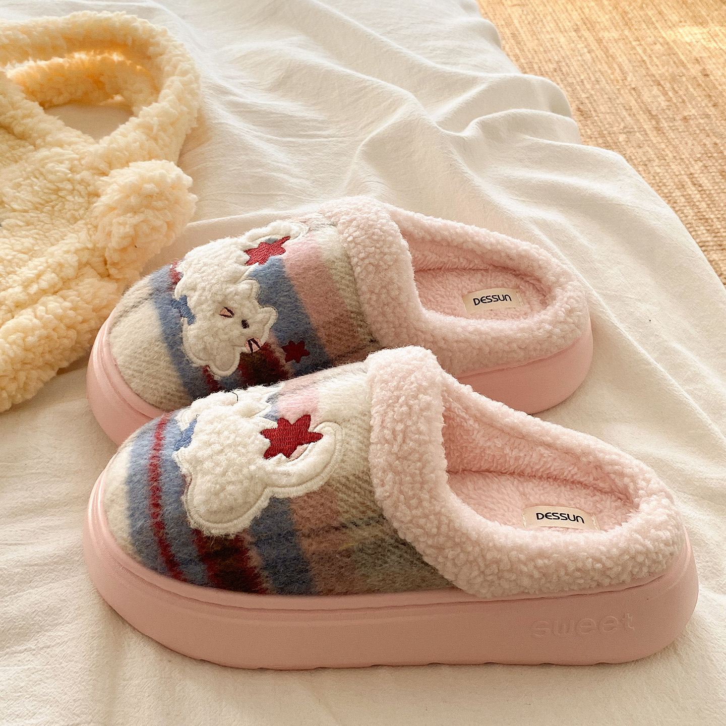 可爱猫咪厚底加绒保暖毛毛拖鞋