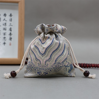 高档手工刺绣锦囊双层抽绳束口文