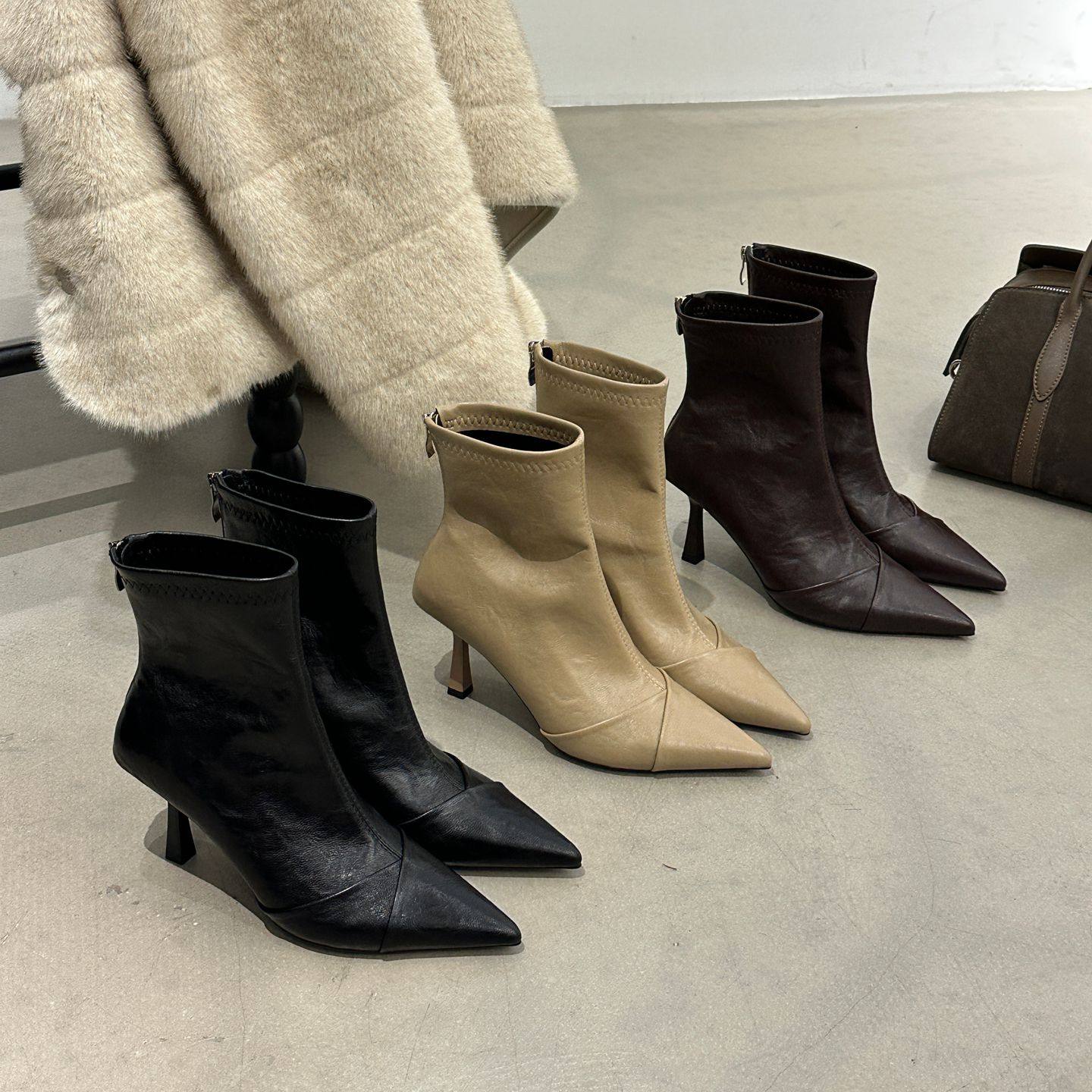 GuoLi韩版尖头细跟短靴女中跟高跟马丁靴瘦瘦靴后拉链时装靴秋冬