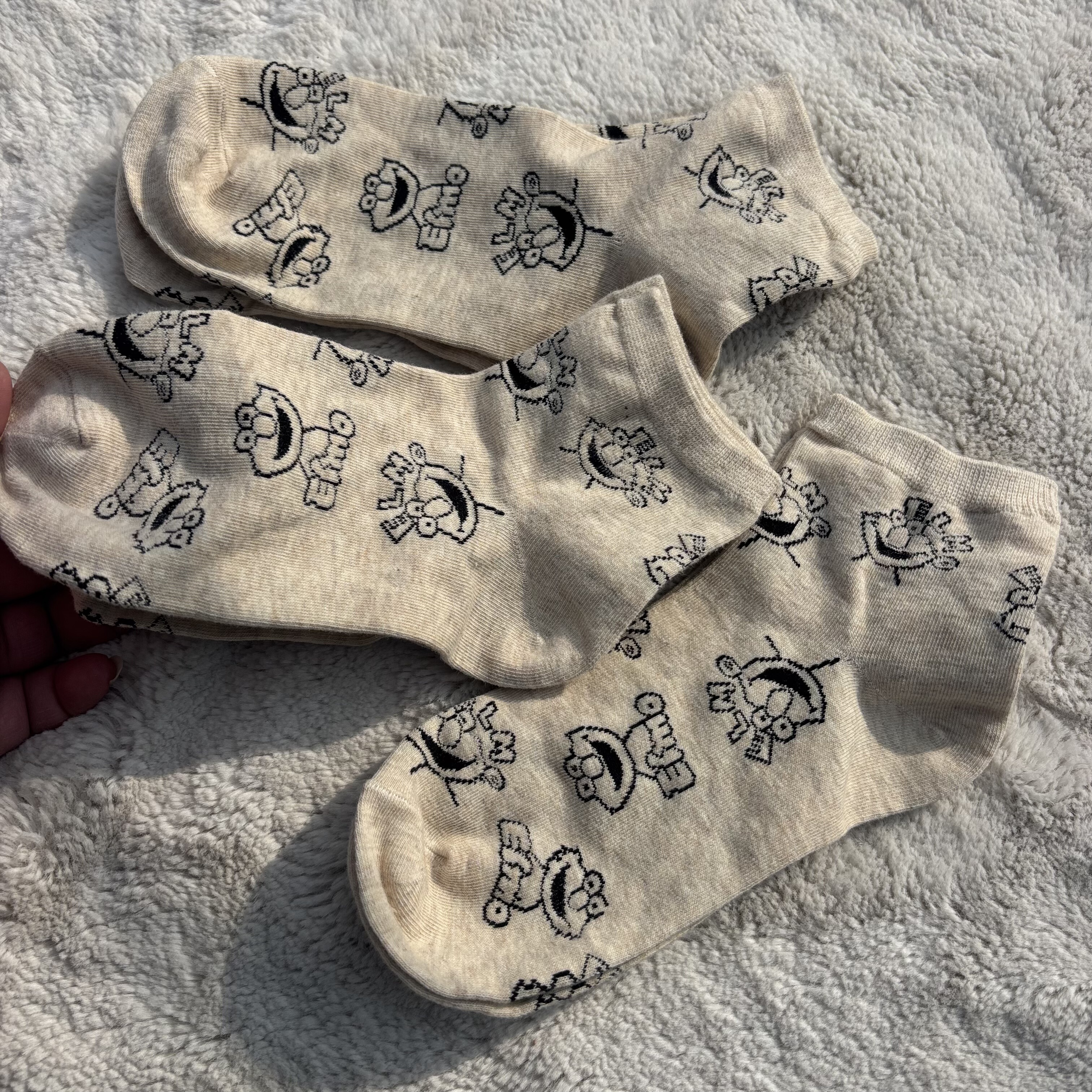 纯棉。外贸日单女士春夏季薄款卡通印花低帮短袜透气舒适中筒袜子