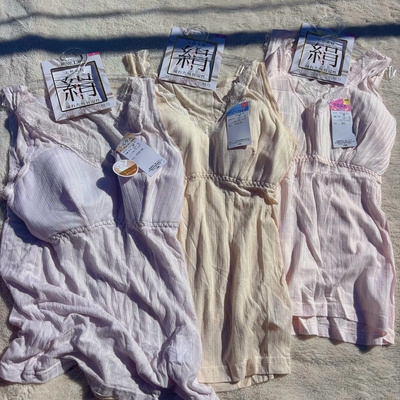 绢！出口日单外贸女5%桑蚕丝 薄款透气带胸垫打底背心v领蕾丝内衣