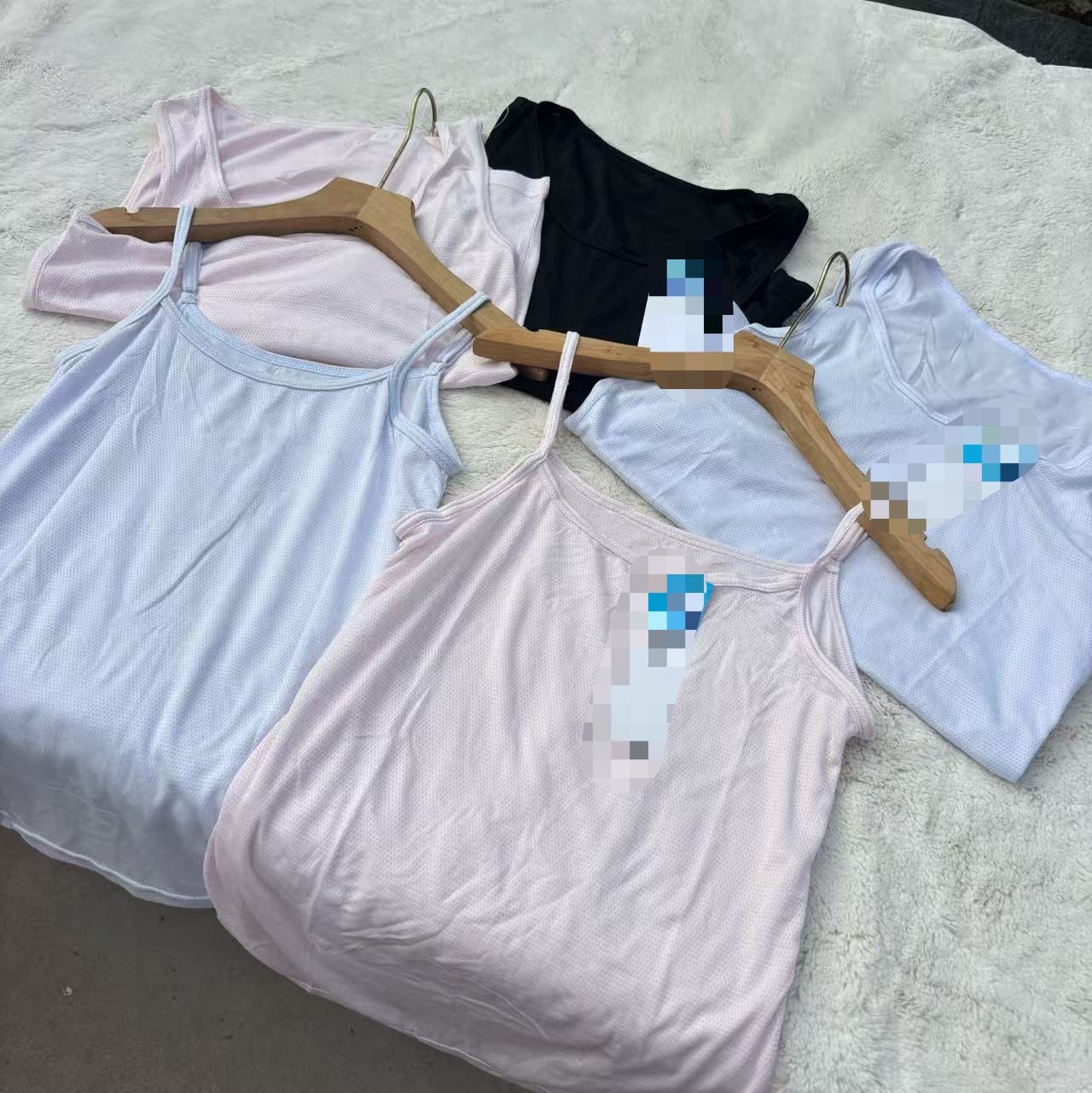 软糯透气。外贸日单女士薄款吸汗速干网眼提花冷感修身高弹小吊带