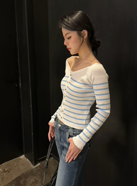 张涵涵韩系一字领蓝白条纹长袖针织衫女修身打底内搭纯欲露肩上衣