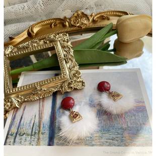 秋冬撞色绒球耳环潮轻奢高级耳饰适合过年毛茸茸温柔小众耳钉耳夹