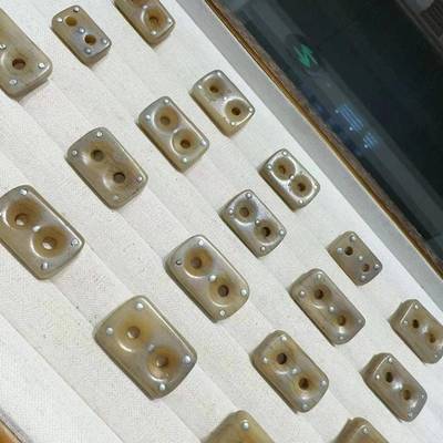 驼骨雕刻猪鼻子二饼镶嵌银钉配饰配件