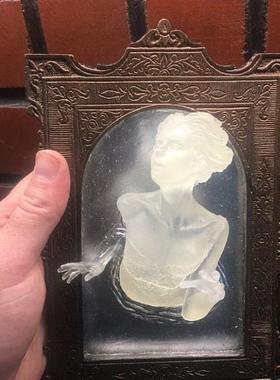 跨境新款个性魔镜幽灵门挂件居家装饰潮流树脂工艺品幽灵门夜光