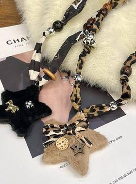 美拉德豹纹爱心丝巾项链女2026新款个性秋冬毛衣链小众设计感配饰