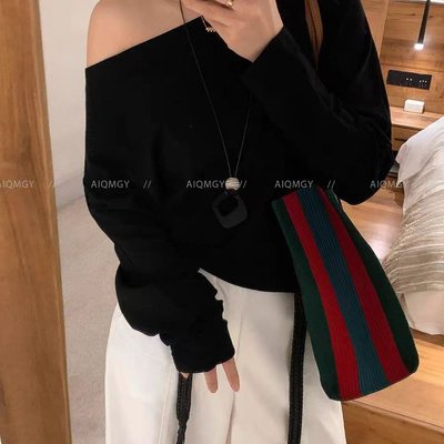 韩系设计感斜领露肩字母印花长袖T恤女2025春季新款宽松显瘦上衣