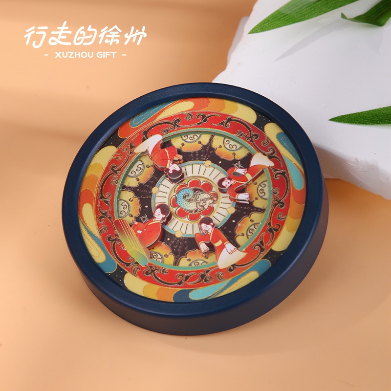 行走的徐州汉俑乐舞纸雕灯