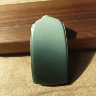 新疆和田玉籽料沙枣青双色无事牌吊坠 天然玉石挂件男女