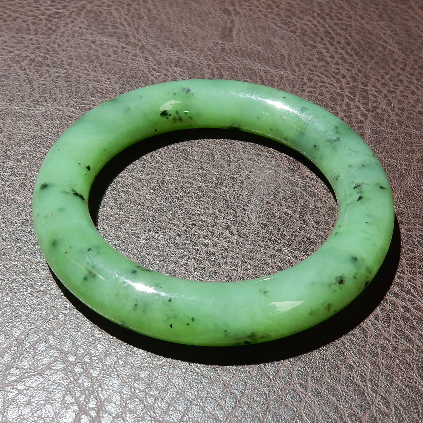 和田玉俄料乌兰海碧玉苹果绿猕猴桃手镯 56mm 天然玉石意境手饰