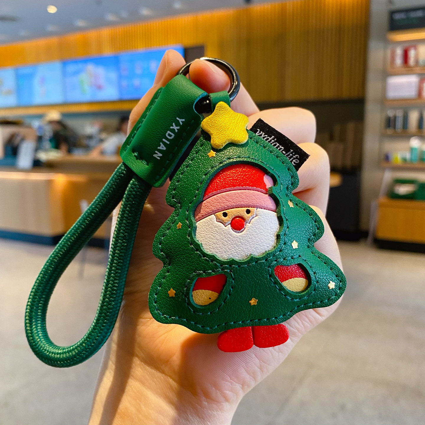 2025年新款皮质圣诞树老爷爷钥匙扣书包挂件圣诞小礼品可爱伴手礼