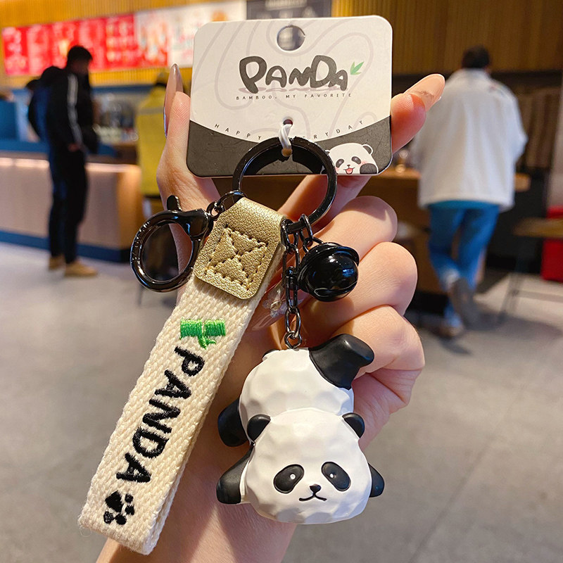 2026年新款原创木雕风四川卧倒熊猫钥匙扣书包挂件国潮可爱钥匙链