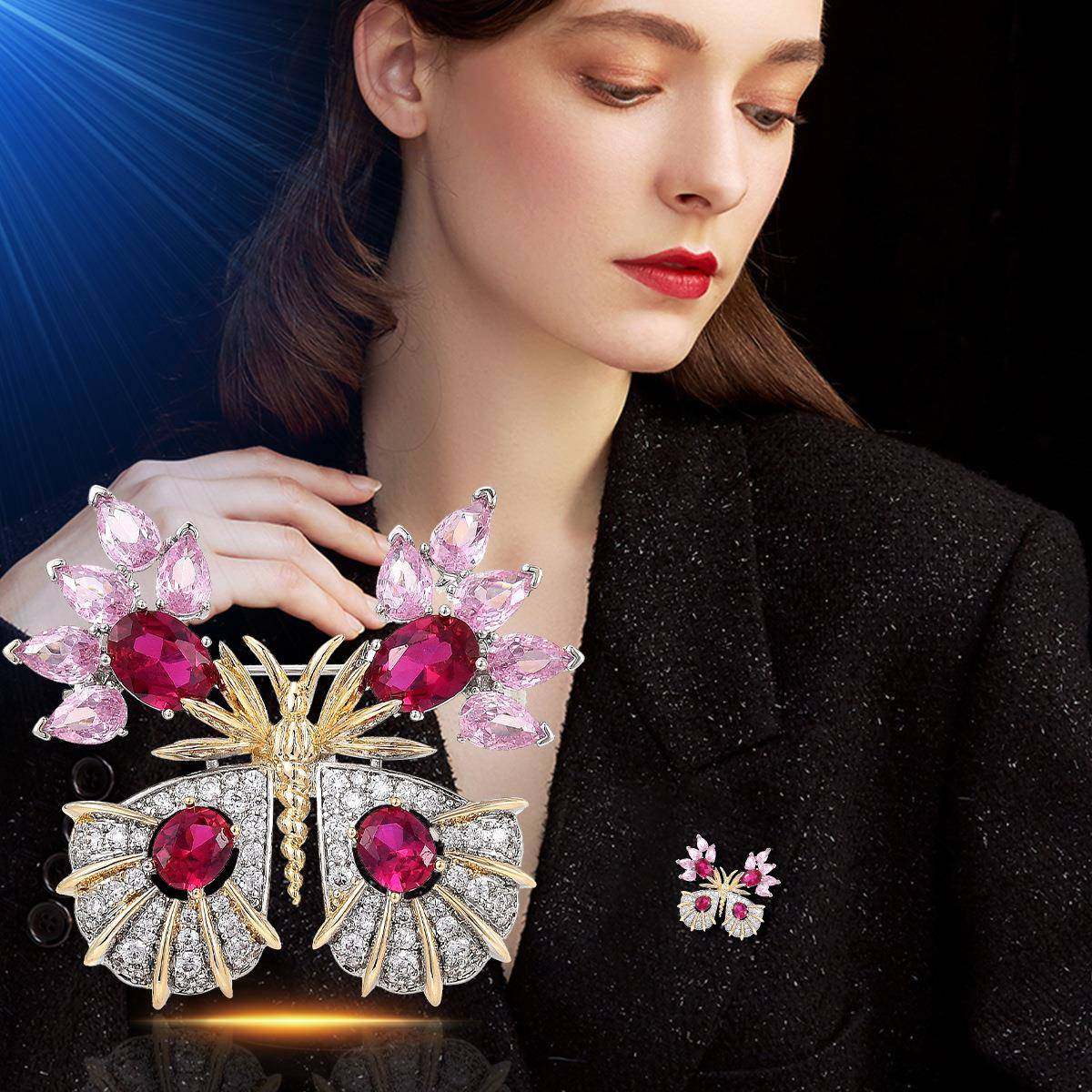 新款设计感气质水晶蝴蝶轻奢昆虫胸针西装大衣配饰优雅高档重工款,饰品/流行首饰/时尚饰品新,胸针,淘宝优惠券,粉丝福利购,淘宝优惠卷