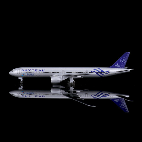 18.5cmB777-300er合金模型