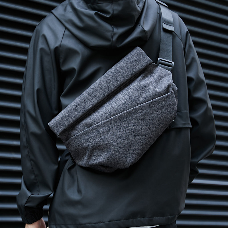 潮牌机能斜挎包男士单肩包背包新款胸包多功能邮差包腰包骑行挎包