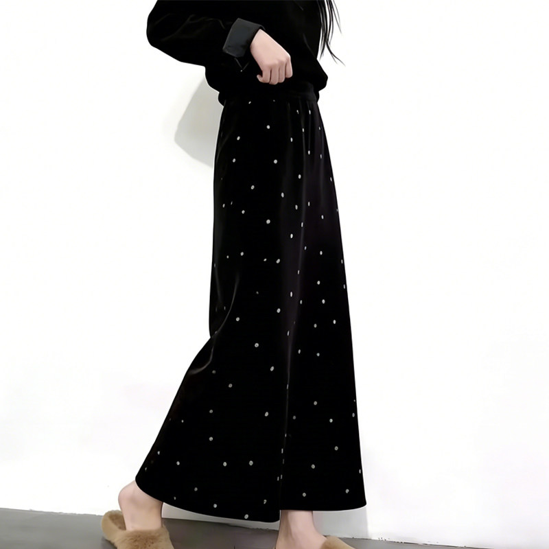 欧货高端定制黑色丝绒大码半身裙女2026早春新款波点轻熟A字裙子,女装/女士精品,大码半身裙,淘宝优惠券,粉丝福利购,淘宝优惠卷