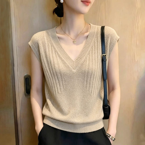 欧货高端气质温柔杏色大码上衣女