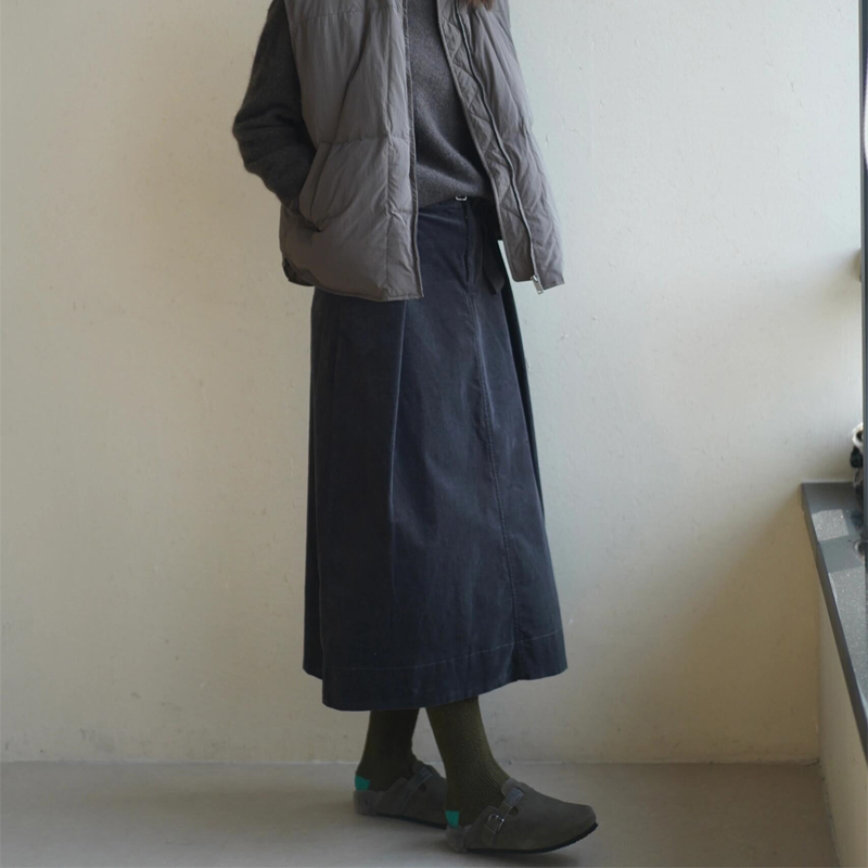 欧货高端定制藏青色灯芯绒半身裙