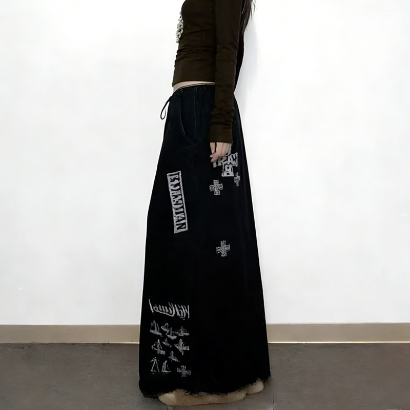 欧货高端定制黑色印花大码半身裙女2026早春新款十字架直筒A字裙,女装/女士精品,大码半身裙,淘宝优惠券,粉丝福利购,淘宝优惠卷