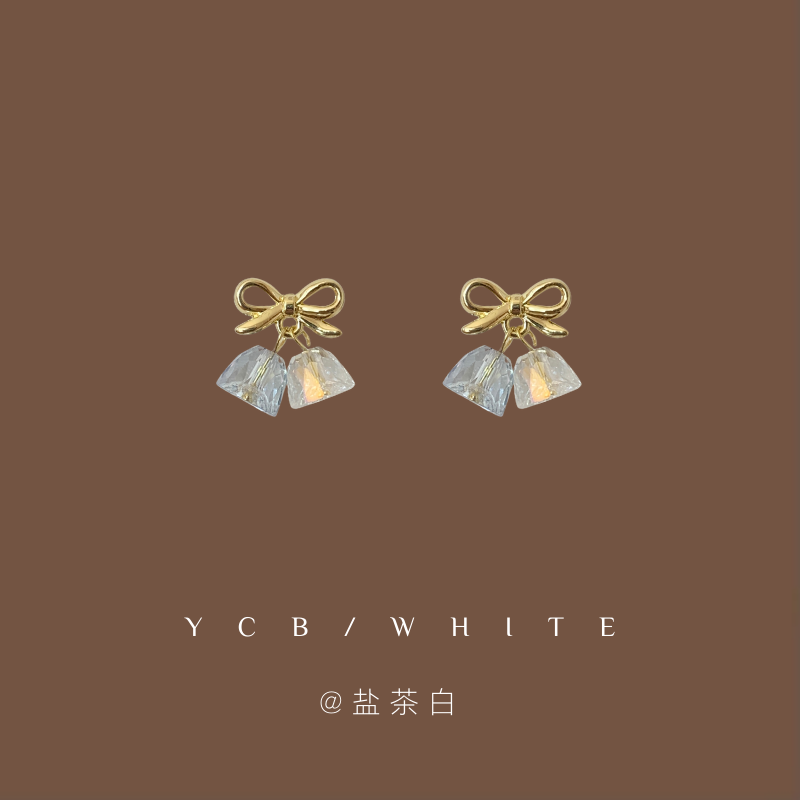 许愿池少女复古蝴蝶结水晶