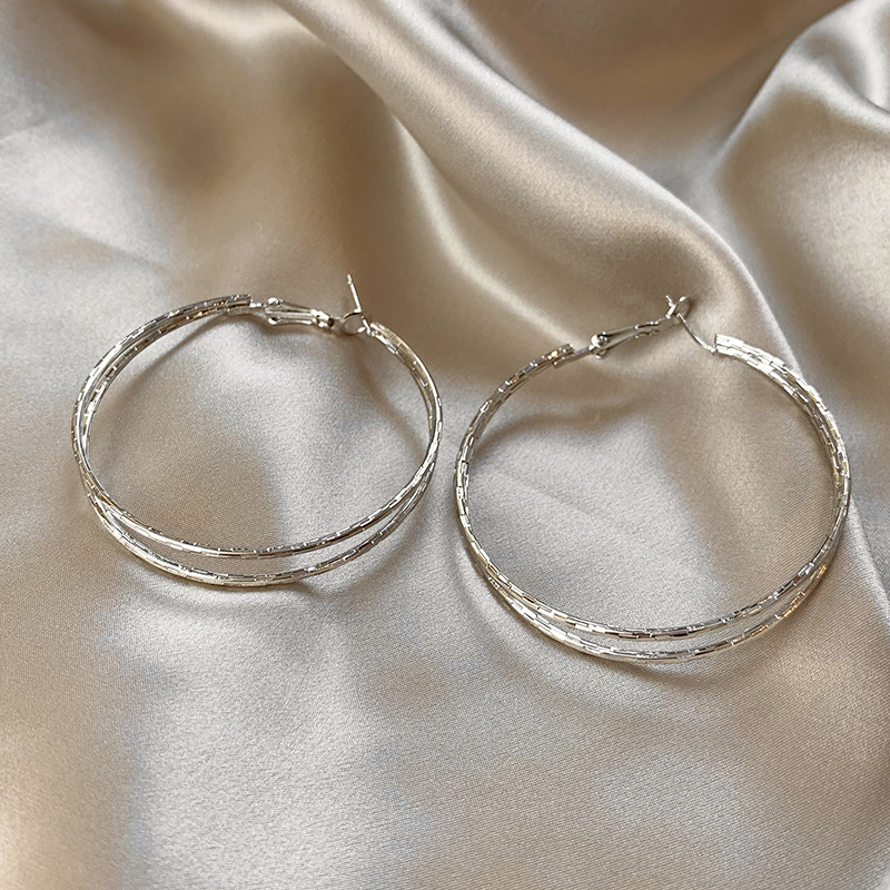 银色素圈耳扣女简约冷淡风耳圈2024新款爆款气质高级感耳环