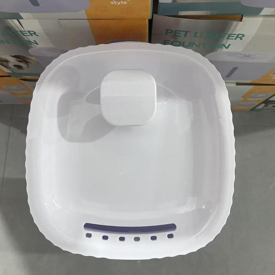 跨境新款猫咪饮水机自动循环流动静音饮水器不湿嘴狗水盆宠物用品